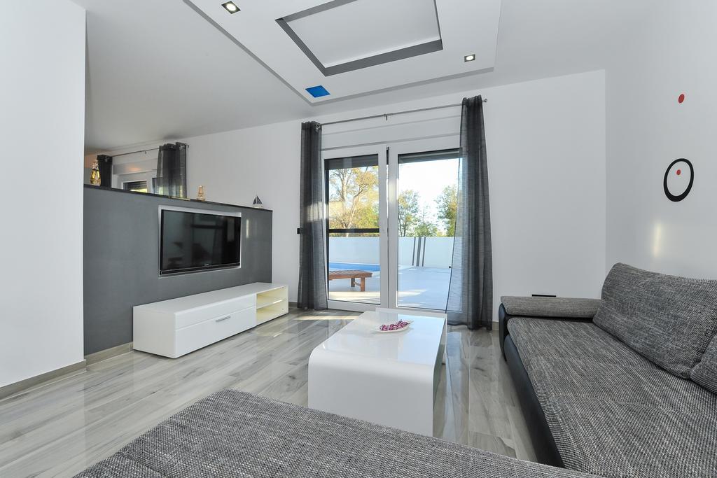 Villa Lily Privlaka  Esterno foto